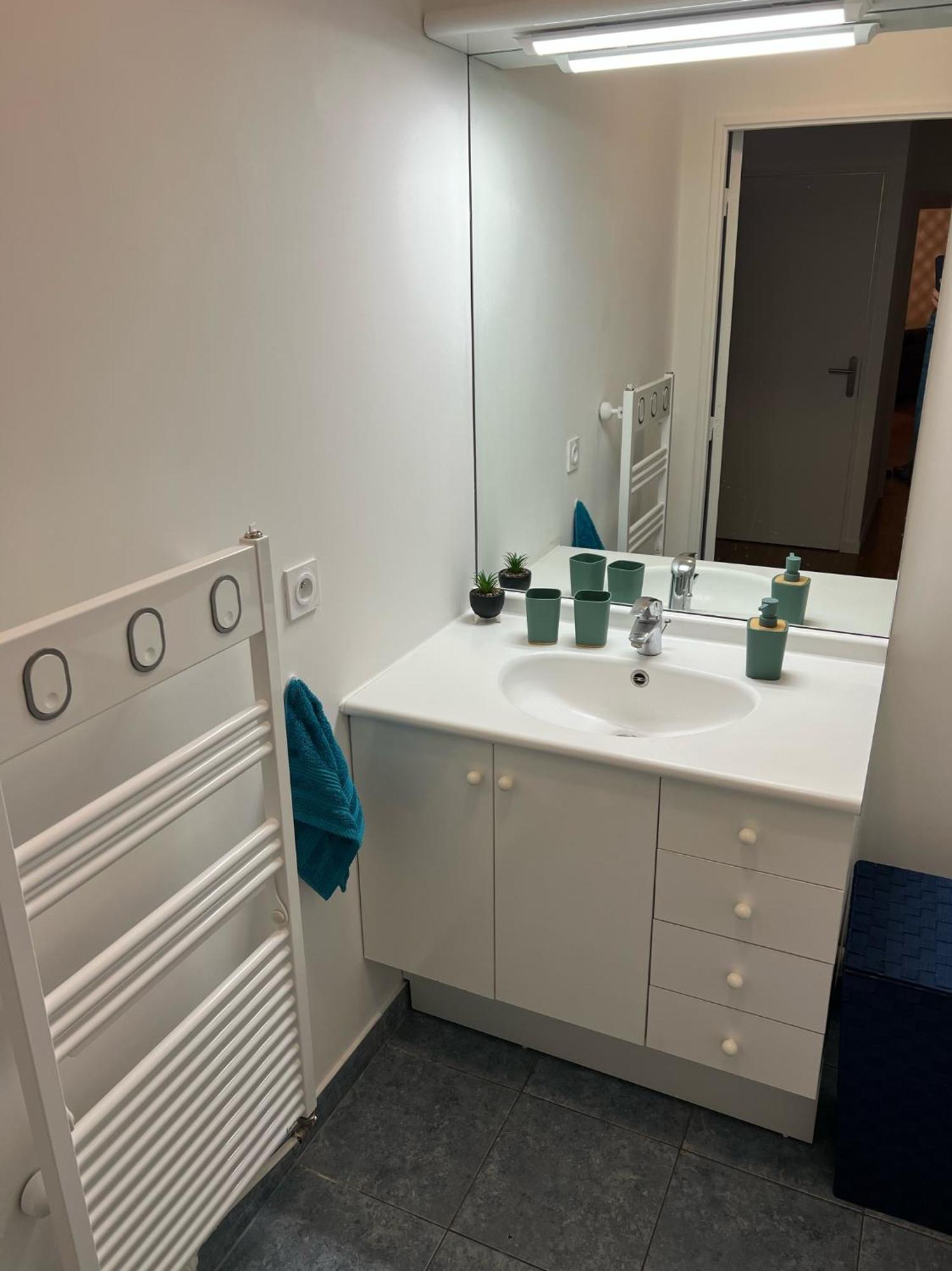 Paris-Montrouge Magnifique Appartement 3 Pieces De 75M2 Avec Parking - Tres Cosy Pour 1 - 8 Personnes Refait A Neuf -Entire Apartment Luxurious And Warm -Montrouge Paris 14Eme - Proche Aeroport Orly Parc Expositions Porte De Versailles Free Wifi Grat ภายนอก รูปภาพ